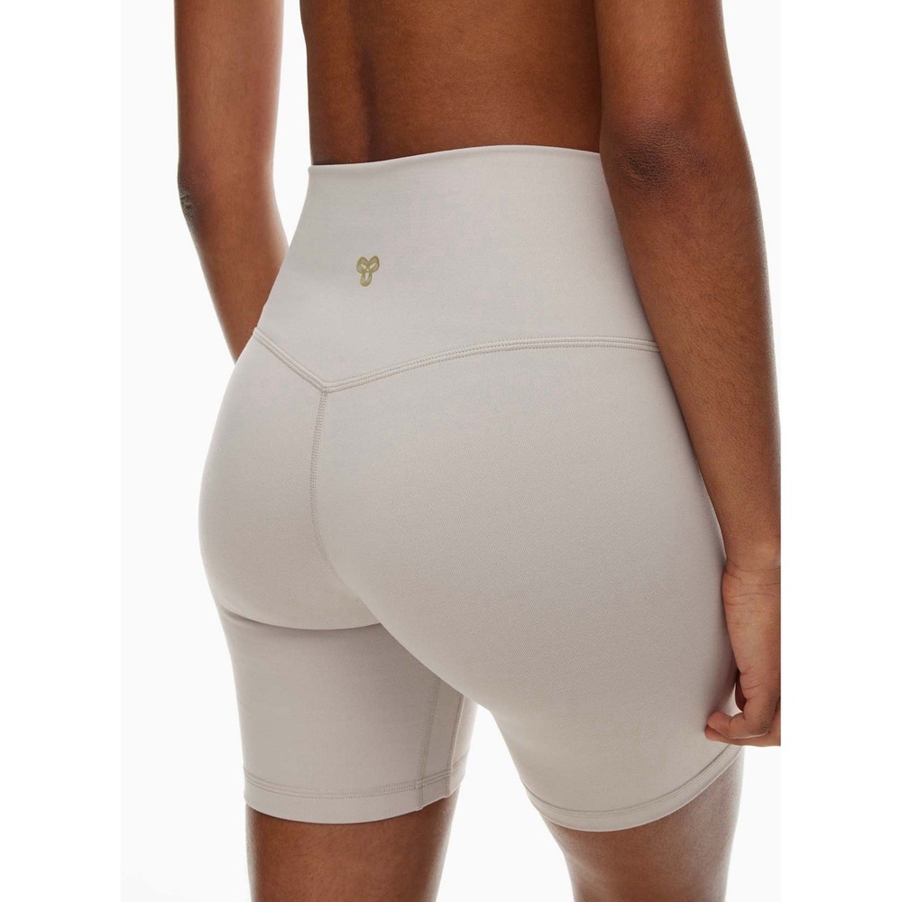 TnAction Aritzia LIFE Cheeky Hi-Rise 7" Short Ash Biker Athletic Workout